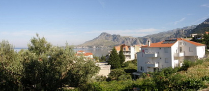 East with view at Omis